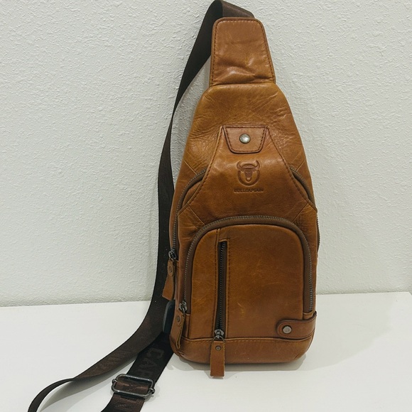 BULLCAPTAIN Genuine Leather Sling Bag with USB Charging Port - Picture 2 of 16